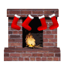 Mini animatie van een schoorsteen - Vier rode kerstsokken hangen boven de brandende open haard
