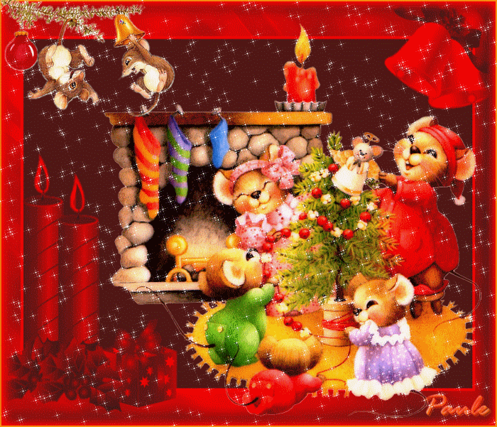 Grote animatie van een schoorsteen - De familie muis viert kerstmis voor de open haard met links twee grote brandende rode kaarsen en veel kleine witte sterretjes