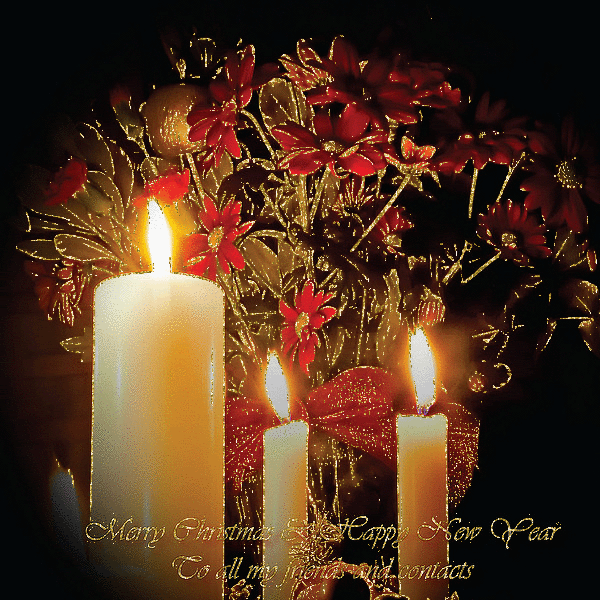 Grote kerstanimatie van een kerstkaars - Merry Christmas & Heppy New Year To all my friends and contacts met drie brandende witte kaarsen en een bos bloemen