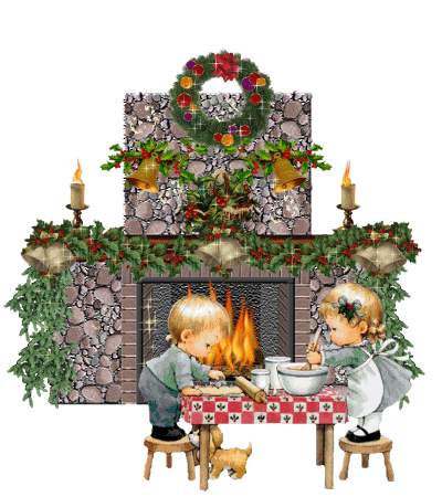 Grote animatie van een schoorsteen - Brandende open haard met daarvoor twee kinderen aan tafel, boven de openhaard hangen en kerstkrans en twee kerstklokken en op de schouw staan twee brandende kaarsen