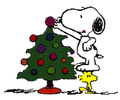 Kleine kerstanimatie van een kerstboom - Hondje dat de kerstboom versiert
