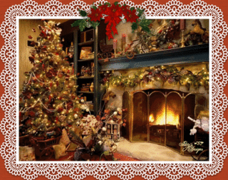 Middelgrote animatie van een schoorsteen - Grote rijk versierde kerstboom naast een brandende open haard