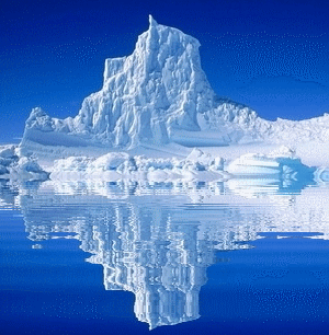 Middelgrote animatie van sneeuw - IJsberg in het water