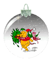 Kleine kerstanimatie van een kerstbal - Kerstbal met daarop een beer en een biggetje die een kerstboom met zich mee dragen