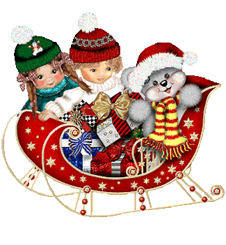Grote kerstanimatie van een kerstkind - Arrenslee met daarin een beer met veel kerstcadeaus en naast de slee staan twee kinderen