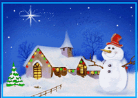 Kleine animatie van een kerstwens - Merry Crhistmas wordt er in de lucht geschreven boven een kerkje met een besneeuwde sparrenboom en een sneeuwpop