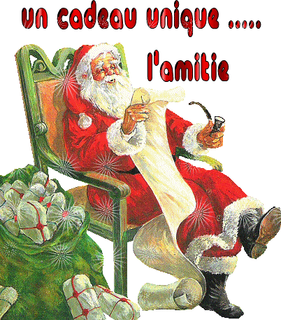 Grote kerstanimatie van een kerstman - De Kerstman zit in zijn stoel een lange wensenlijst te lezen terwijl hij een pijp rookt