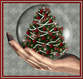 Middelgrote kerstanimatie van een kerstboom - Kerstboom in een globe op een hand