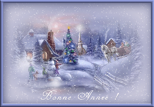 Grote animatie van een kerk - Huis en kerk in de sneeuw met voor het huis een kerstboom met gekleurde kerstverlichting en een paardenslee